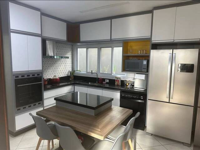 Casa para Venda em Santana de Parnaíba - 5